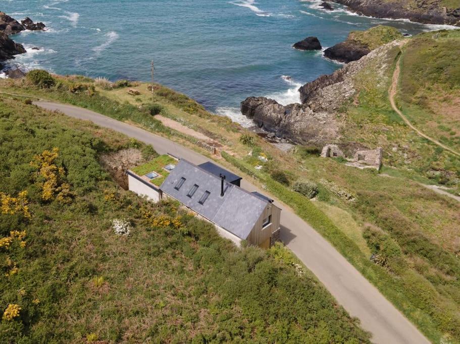 Cliff-Top Cottage On Coast Path W/Panoramic Views Trevine Luaran gambar