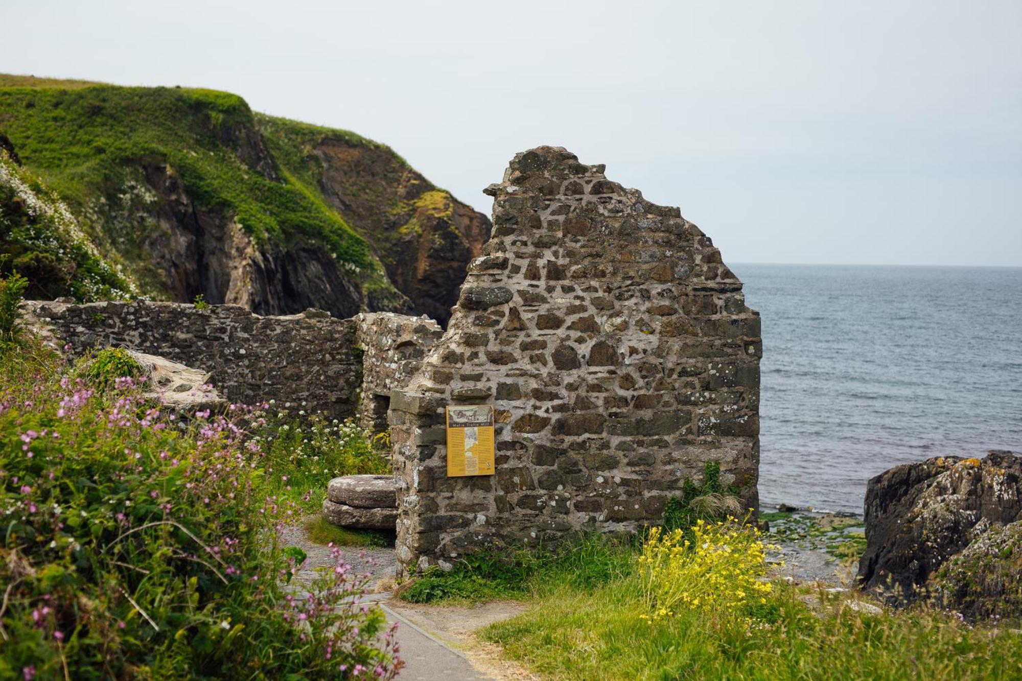 Cliff-Top Cottage On Coast Path W/Panoramic Views Trevine Luaran gambar